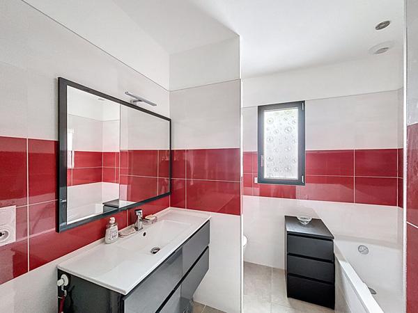 Maison récente Aix-Les-Bains 6 pièces 153 m² avec dépendance et SPA - Secteur recherché