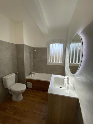 Jolie Maison mitoyenne T6 de 110m2 fraîchement rénovée