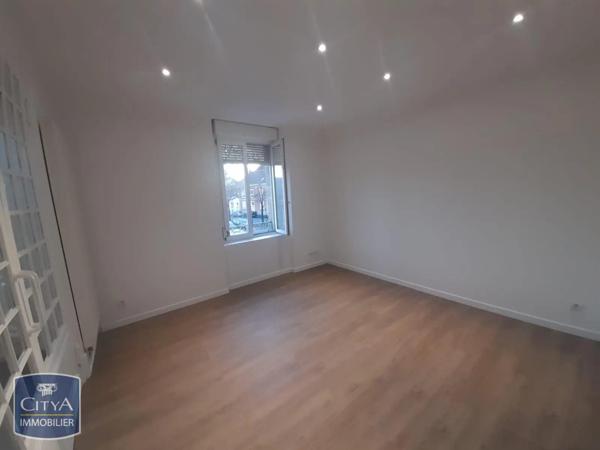 Appartement à louer 2 pièces 46.96m² Belfort (90000)