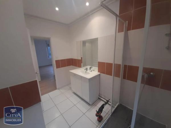 Appartement à louer 2 pièces 46.96m² Belfort (90000)