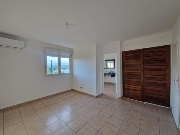 Petit-Bourg (97170) À louer – Duplex T4 de 159 m² avec vue mer exceptionnelle, Petit-Bourg