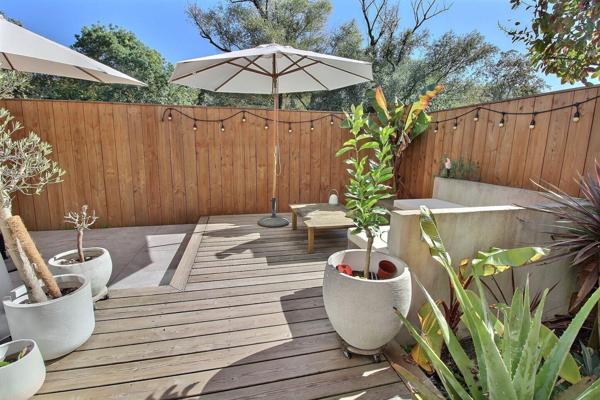 COUP DE CŒUR DUPLEX AVEC ENTRÉE PRIVATIVE, PATIO ET TERRASSE