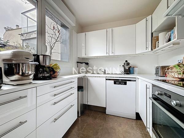 ISSY LES MOULINEAUX - Appartement 3 pièces traversant en rez-de-jardin