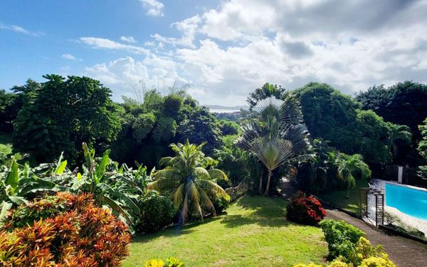 Maison à vendre    4 pièces • 125 m2 Le Robert