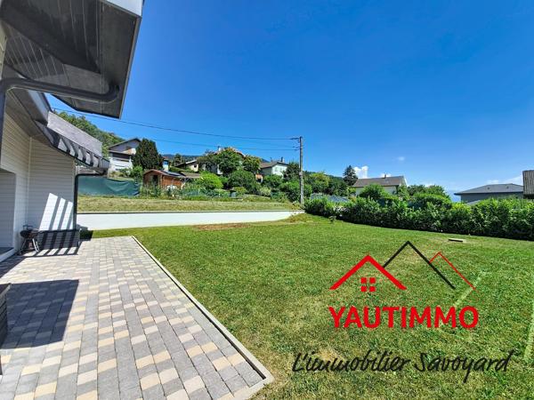 MAISON RÉCENTE 2022 – CONTEMPORAINE – 130 M² – 4 CHAMBRES + BUREAU – TERRAIN 780 M² – GARAGE DOUBLE 62 M² – CR