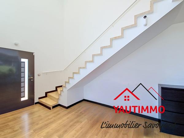 MAISON RÉCENTE 2022 – CONTEMPORAINE – 130 M² – 4 CHAMBRES + BUREAU – TERRAIN 780 M² – GARAGE DOUBLE 62 M² – CR