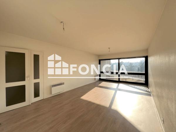 Location Appartement 2 pièces 66 m² - RESIDENCE EMERAUDE Voiron 38500