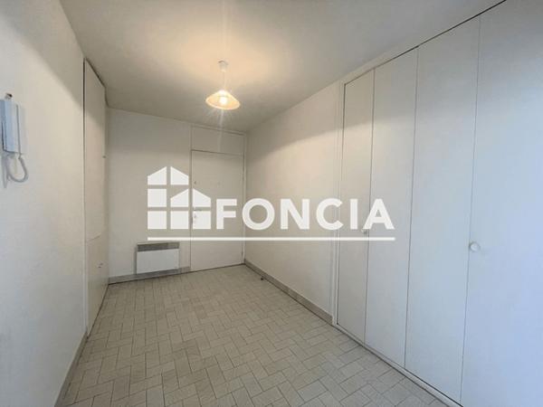 Location Appartement 2 pièces 66 m² - RESIDENCE EMERAUDE Voiron 38500