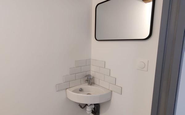 Maison à vendre    3 pièces • 85,71 m2 Saint-Jean-d'Angély