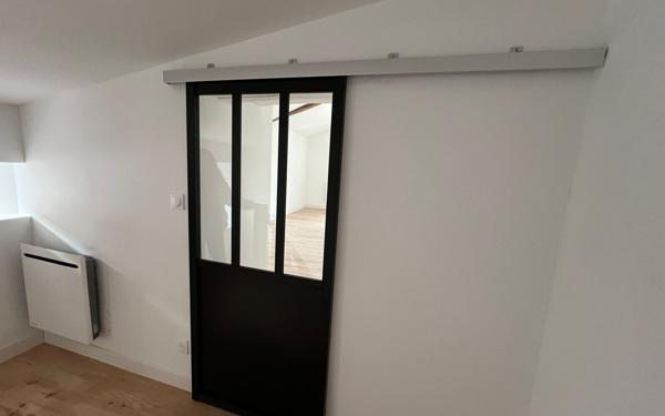 Maison à vendre    3 pièces • 85,71 m2 Saint-Jean-d'Angély