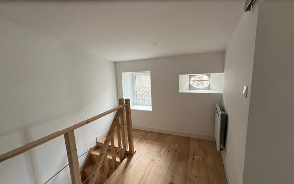 Maison à vendre    3 pièces • 85,71 m2 Saint-Jean-d'Angély