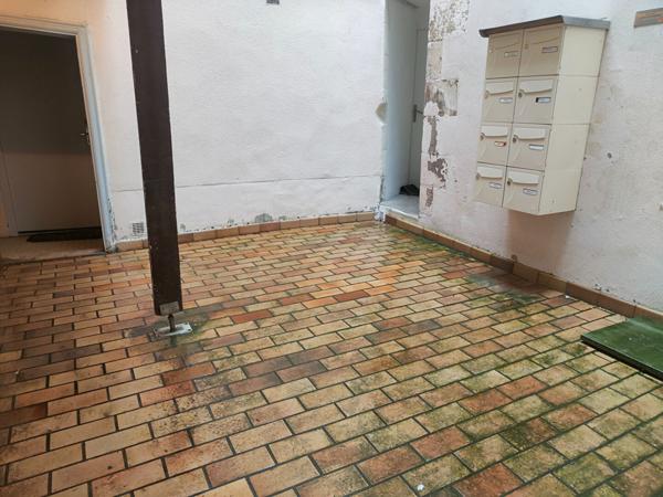 86000 POITIERS Avis aux investisseurs -Studio 16.23m² Poitiers centre-ville historique.