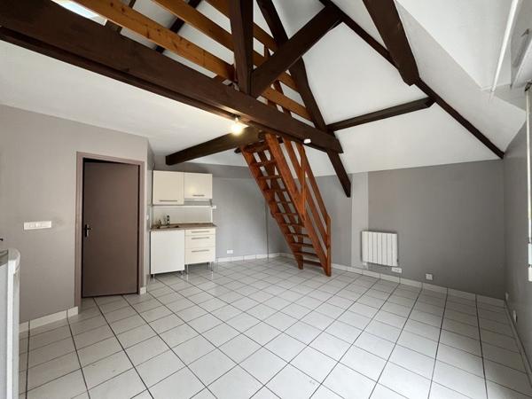 Appartement à louer |                                        Château-Renault |                                        1 pièce  | 33 m²