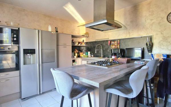 Maison à vendre    5 pièces • 86 m2 Thouron