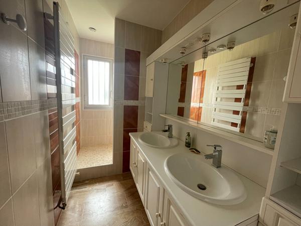 Maison Saint Vincent Sur Jard 9 pièce(s) 204 m2