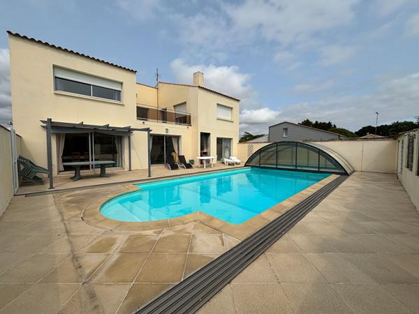 Maison Saint Vincent Sur Jard 9 pièce(s) 204 m2