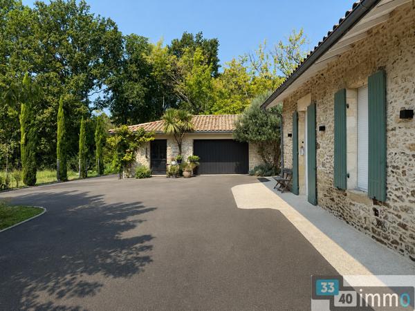 MAISON AVEC PISCINE ET DEPENDANCE