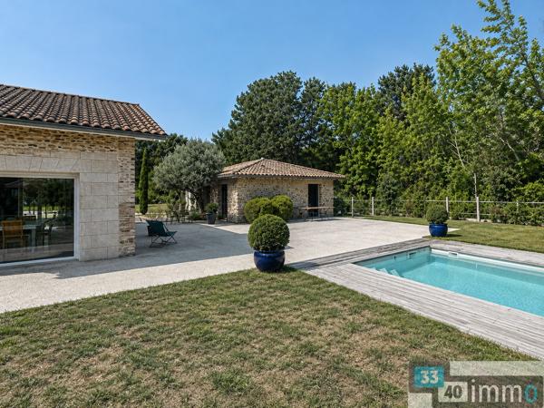 MAISON AVEC PISCINE ET DEPENDANCE