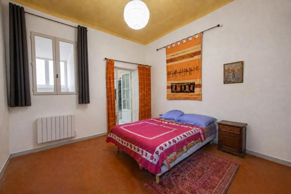 À vendre Appartement T2bis de 72m² à MARSEILLE 1ER ARRONDISSEMENT