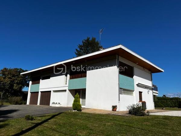 Maison de 300 m²