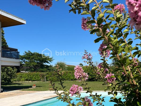 Maison de 300 m²