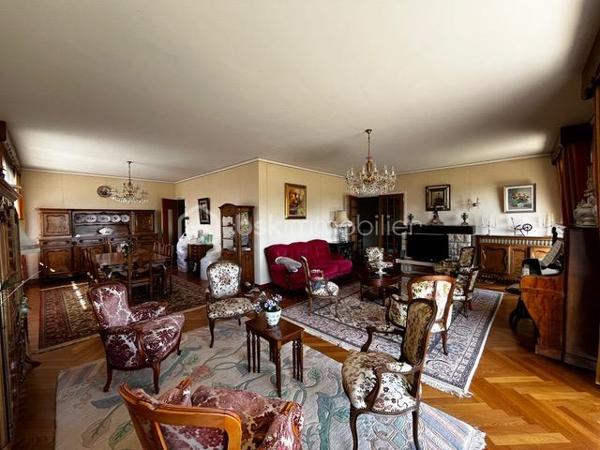 Maison de 300 m²