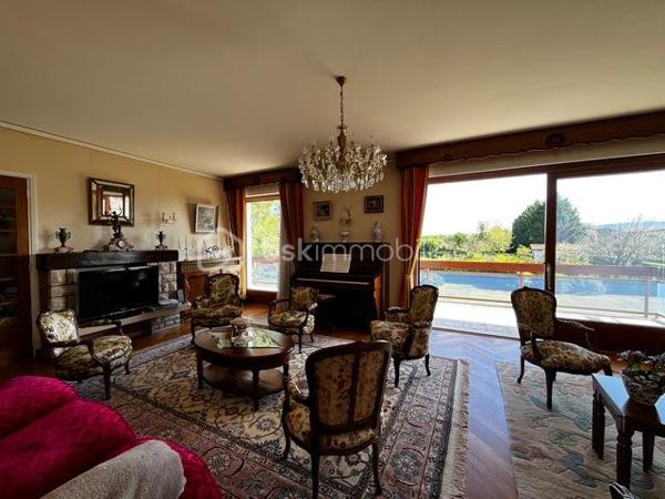 Maison de 300 m²