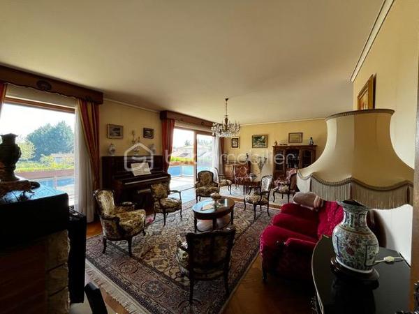 Maison de 300 m²