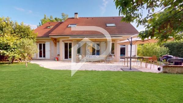 Vente                                                      Maison
                        
                     9 pièces                      190 m2                     à Noisy-le-Roi