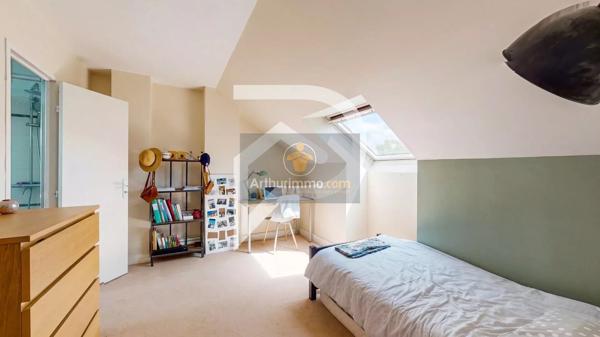 Vente                                                      Maison
                        
                     9 pièces                      190 m2                     à Noisy-le-Roi