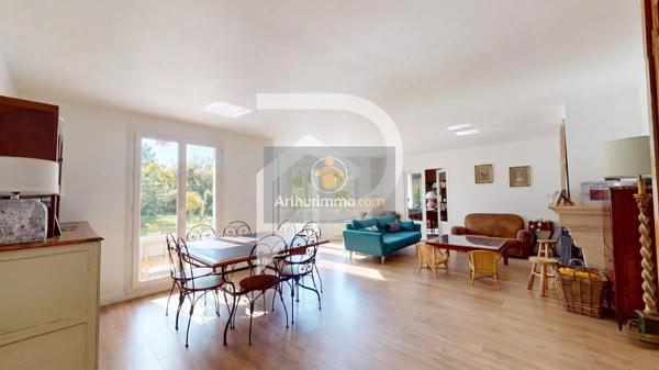 Vente                                                      Maison
                        
                     9 pièces                      190 m2                     à Noisy-le-Roi