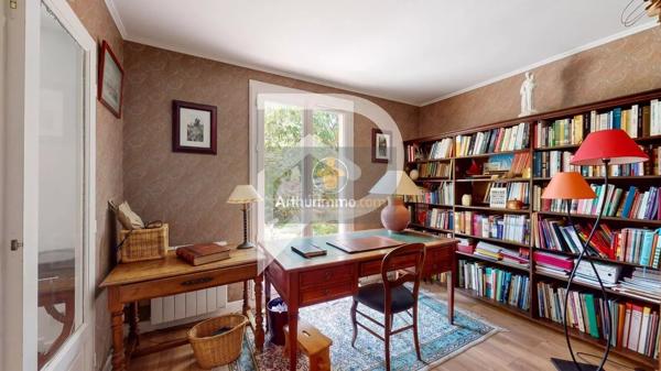 Vente                                                      Maison
                        
                     9 pièces                      190 m2                     à Noisy-le-Roi