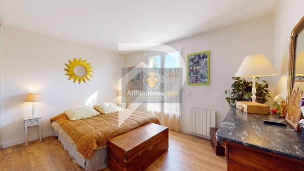 Vente                                                      Maison
                        
                     9 pièces                      190 m2                     à Noisy-le-Roi