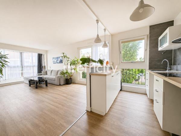 Appartement
         3 pièces
        - 65 m² 310 000 € *