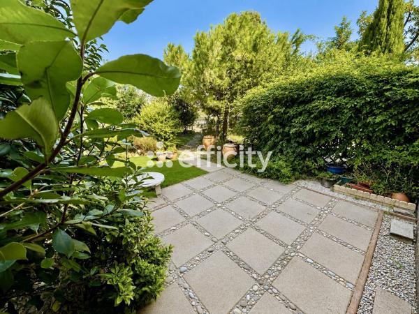 Maison
         4 pièces
        - 77 m² 298 000 € *