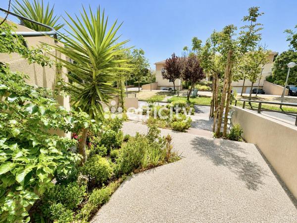 Maison
         4 pièces
        - 77 m² 298 000 € *