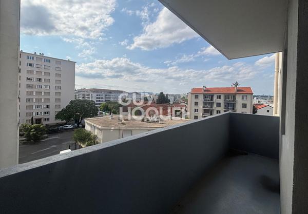 À vendre : Appartement 4 pièces à Villeurbanne - Gratte Ciel avec Balcon