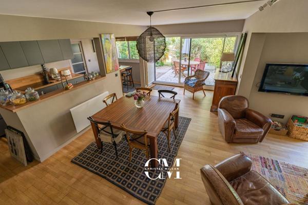 Bordeaux-Caudéran Duplex 98m² jardin, piscine, garage et parking