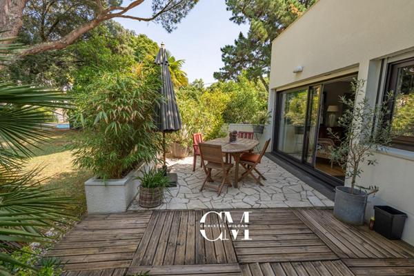 Bordeaux-Caudéran Duplex 98m² jardin, piscine, garage et parking