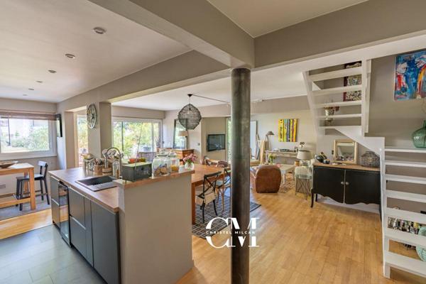 Bordeaux-Caudéran Duplex 98m² jardin, piscine, garage et parking