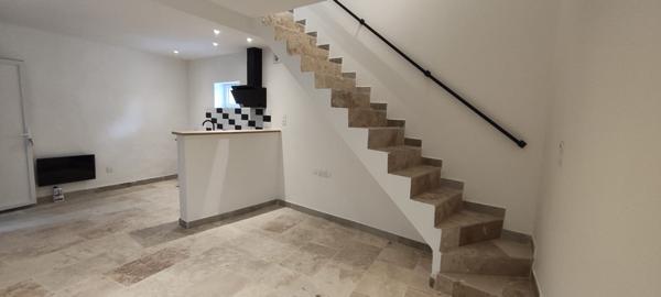 À louer – Charmant T2 duplex entièrement rénové Bagnols-sur-Cèze (30200)