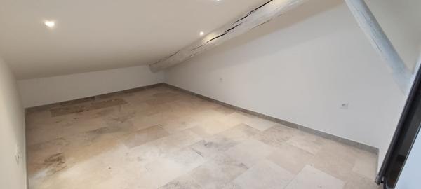 À louer – Charmant T2 duplex entièrement rénové Bagnols-sur-Cèze (30200)