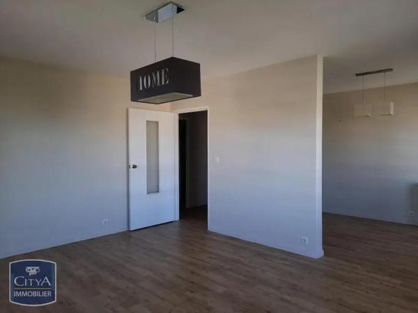 Appartement à louer 2 pièces 69.98m² Angoulême (16000)