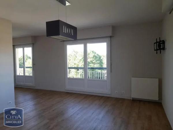 Appartement à louer 2 pièces 69.98m² Angoulême (16000)