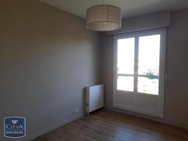 Appartement à louer 2 pièces 69.98m² Angoulême (16000)