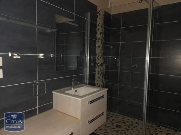Appartement à louer 2 pièces 69.98m² Angoulême (16000)