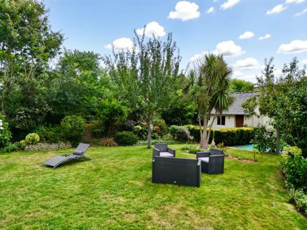 Terrain
        
        - 127 m² 8 500 € *