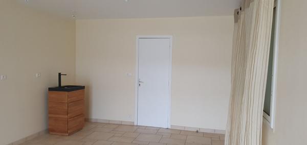 A vendre, bâtiment sur Verneuil Sur Vienne