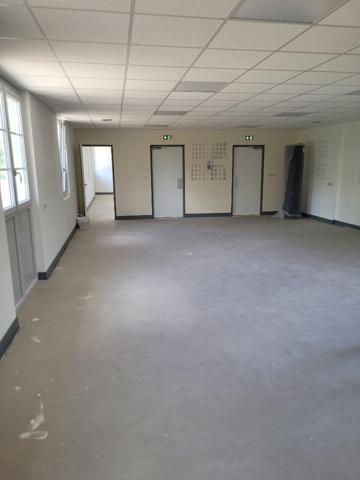 Saint JUNIEN 115 m² magnifique bureaux avec stationnement 2 mn centre ville