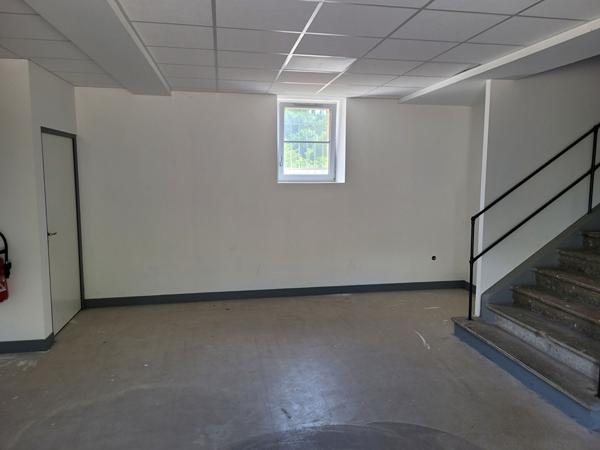 Saint JUNIEN 115 m² magnifique bureaux avec stationnement 2 mn centre ville